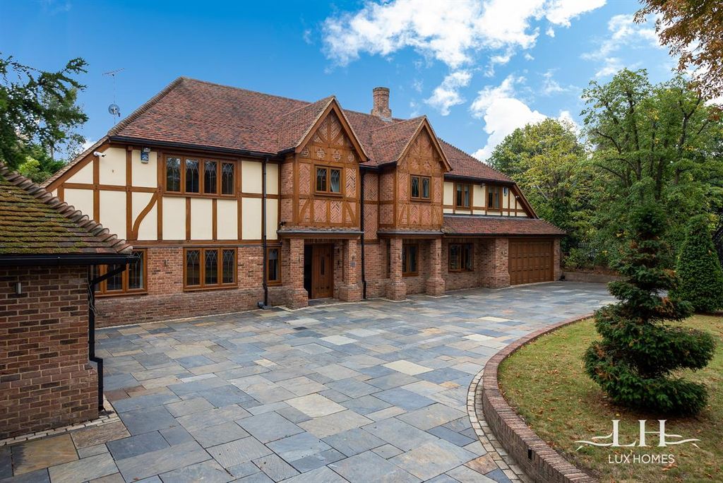 Property photo 1 of 43