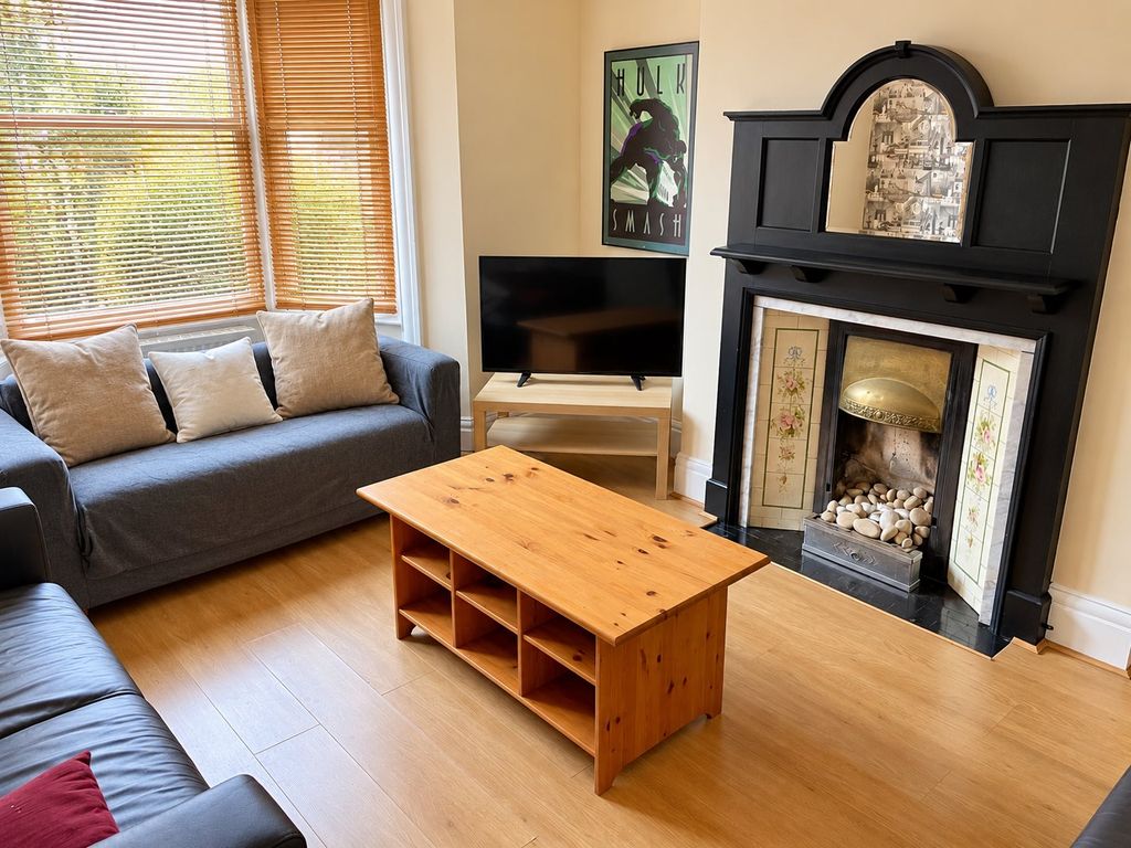 Property photo 1 of 9 Sitting Room
