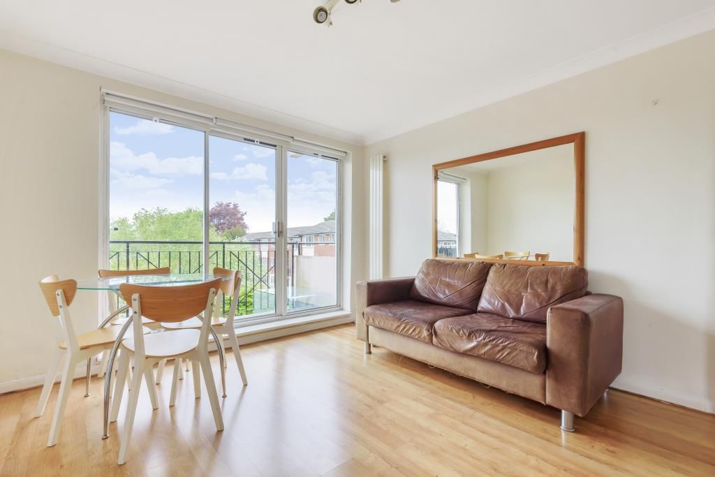 Property photo 3 of 7 Living