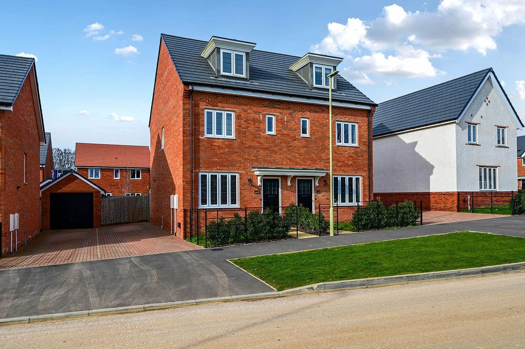 Property photo 1 of 13 Front