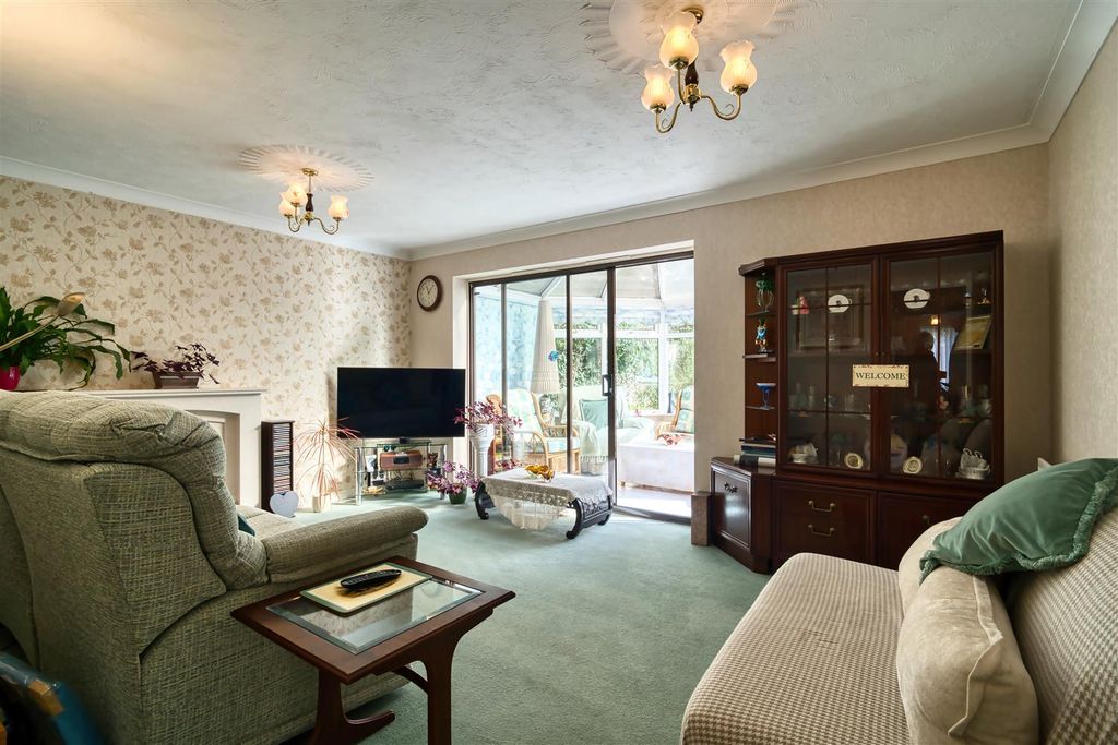 Property photo 3 of 8 Sitting Room