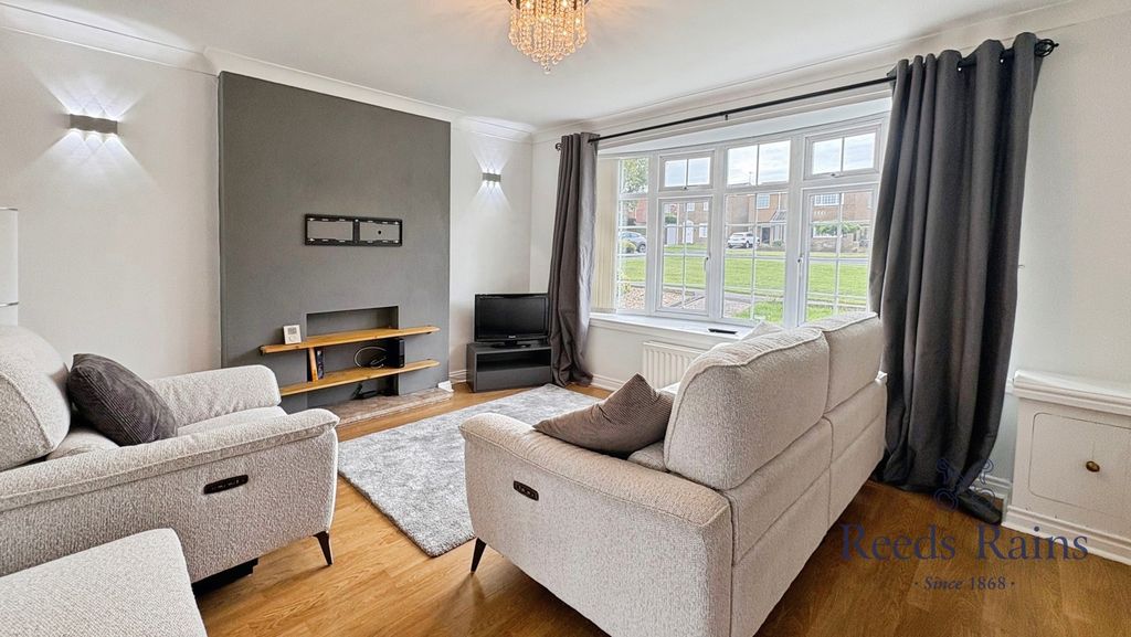 Property photo 2 of 11 Pbox-Img.Jpg