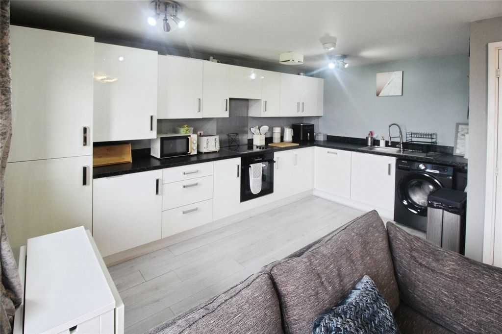 Property photo 3 of 11 Open Plan