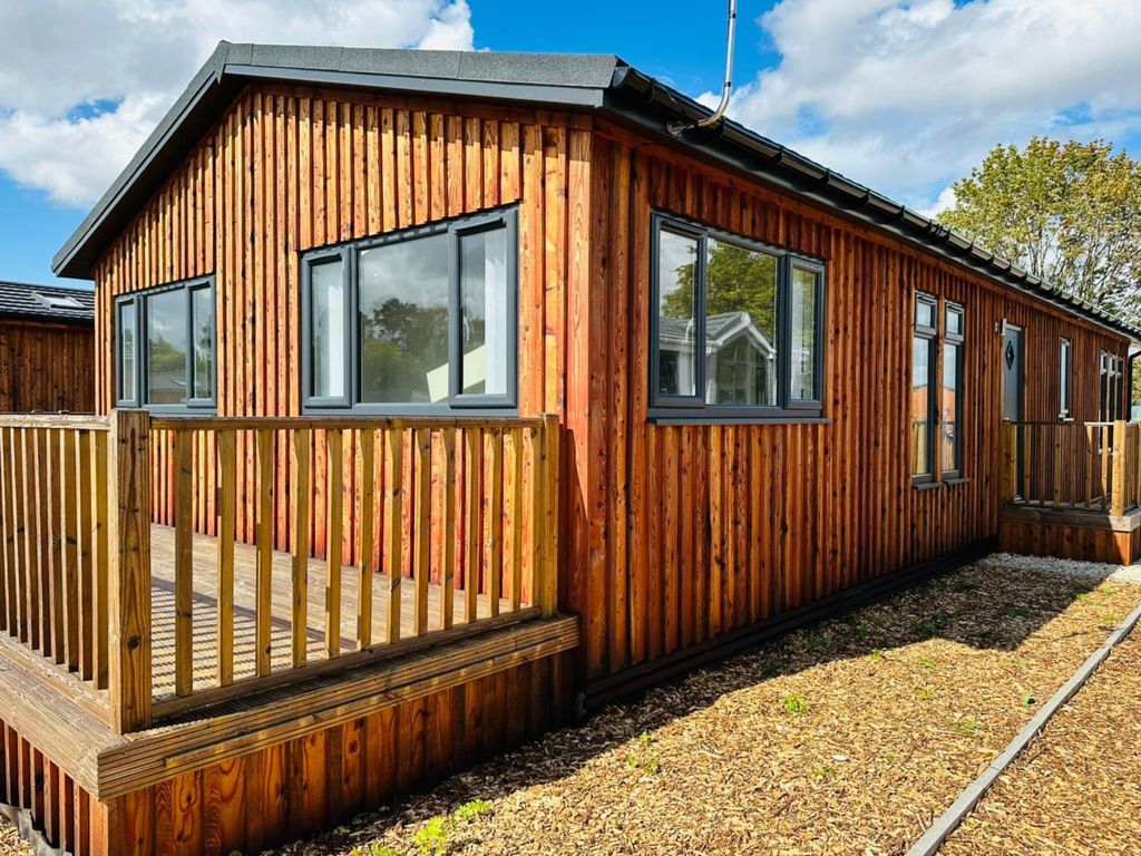 Property photo 1 of 27