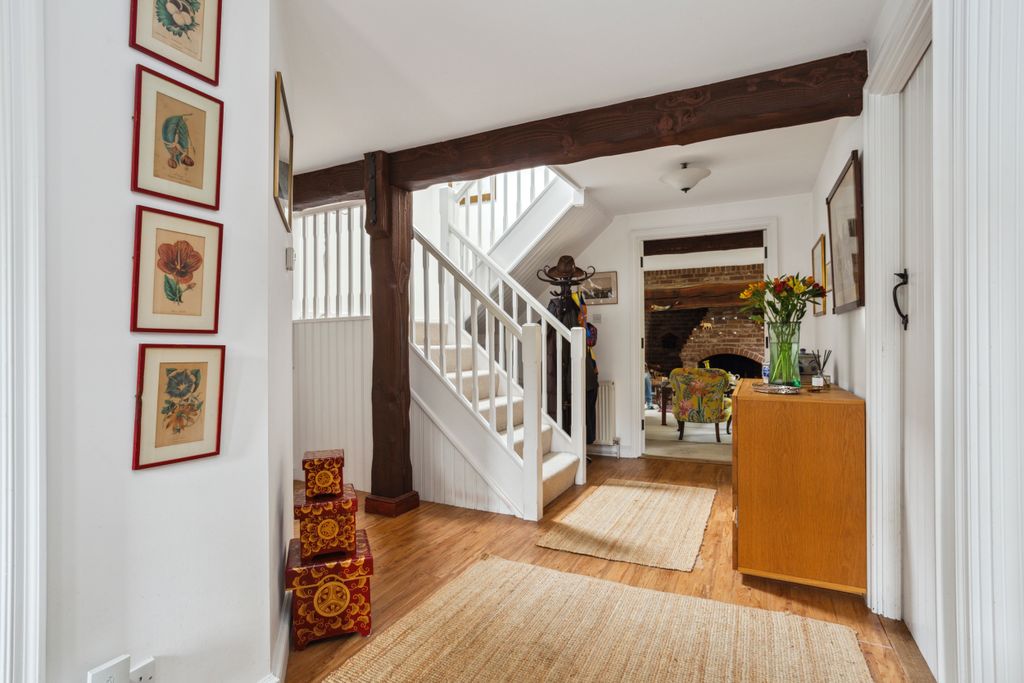 Property photo 2 of 9 2