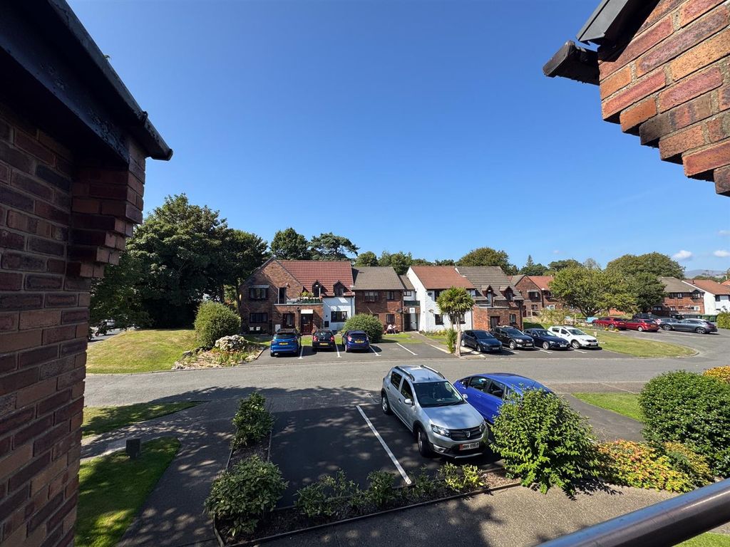 Property photo 2 of 14 Untitled-258.Jpg