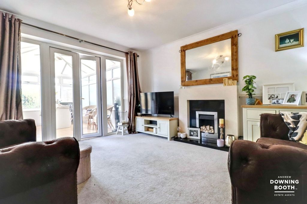 Property photo 2 of 22