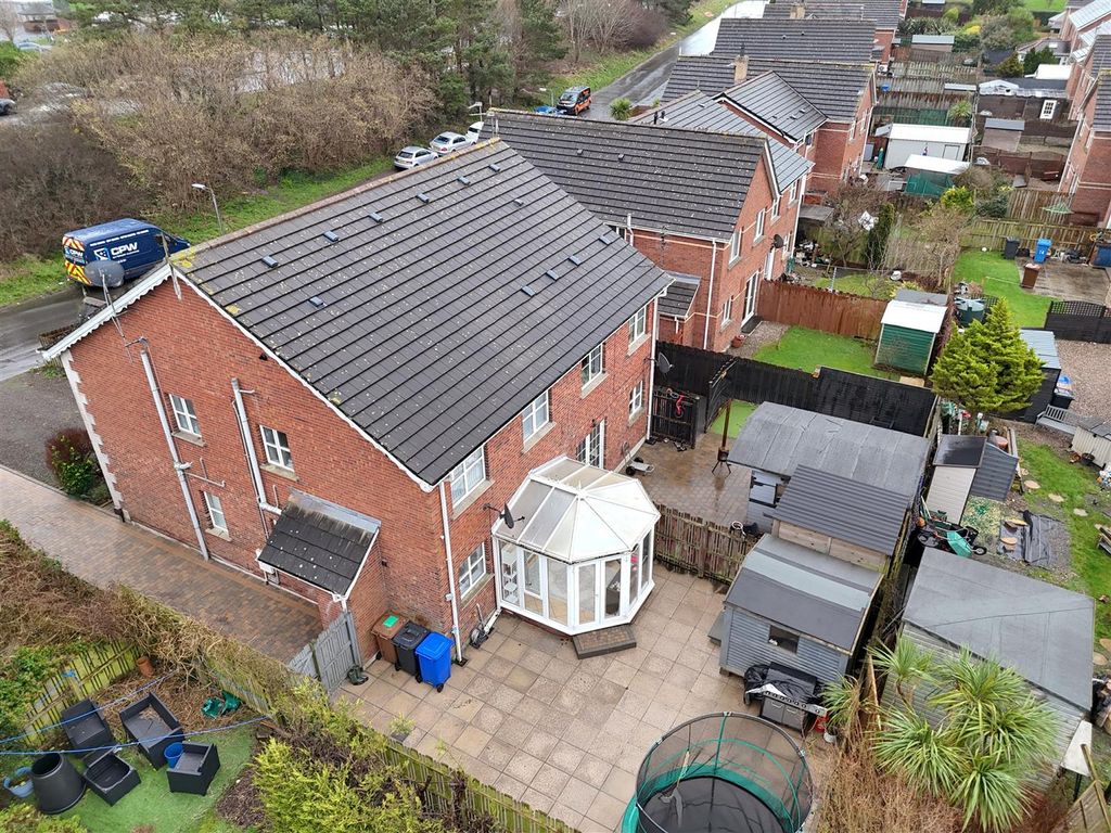 Property photo 1 of 16 Outside