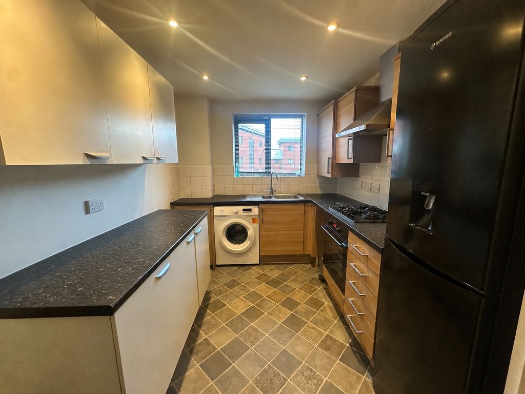 Property photo 3 of 6 Kitchen