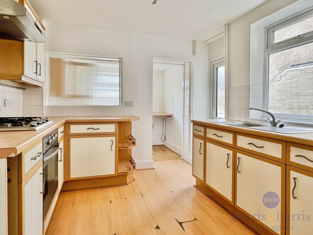 Property photo 3 of 16 Pbox-Img.Jpeg