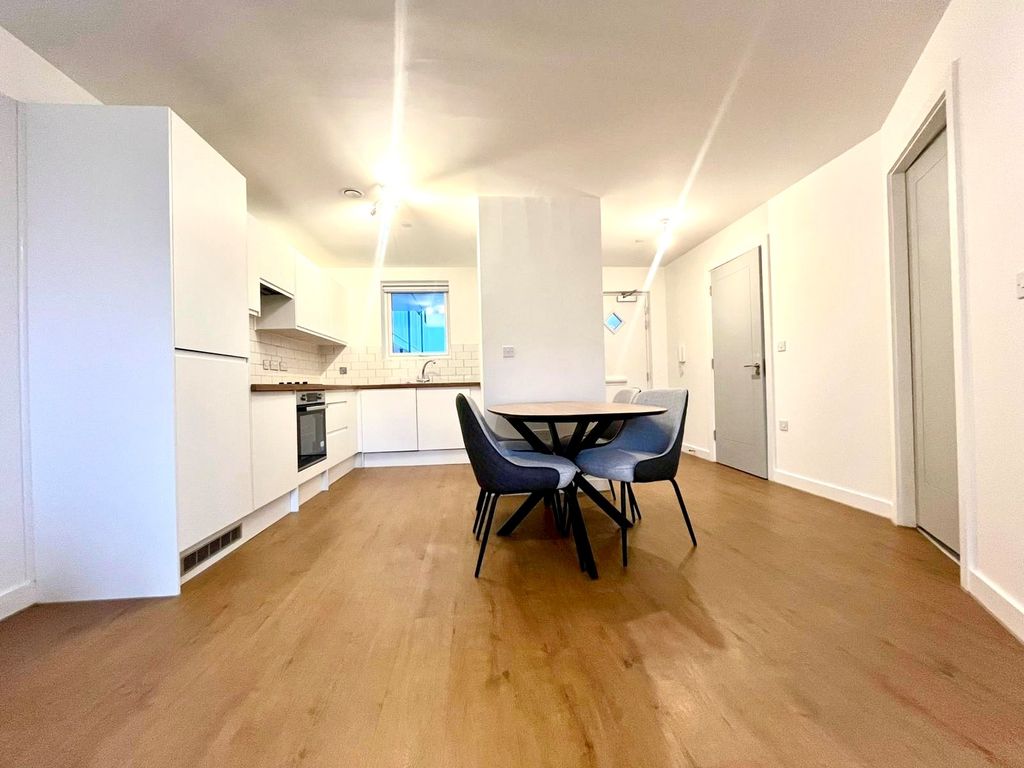 Property photo 1 of 7 Dining Kitchen