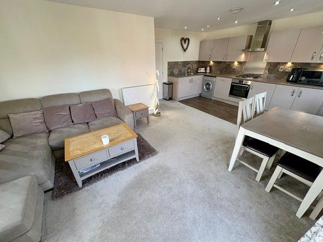 Property photo 2 of 12 Lounge