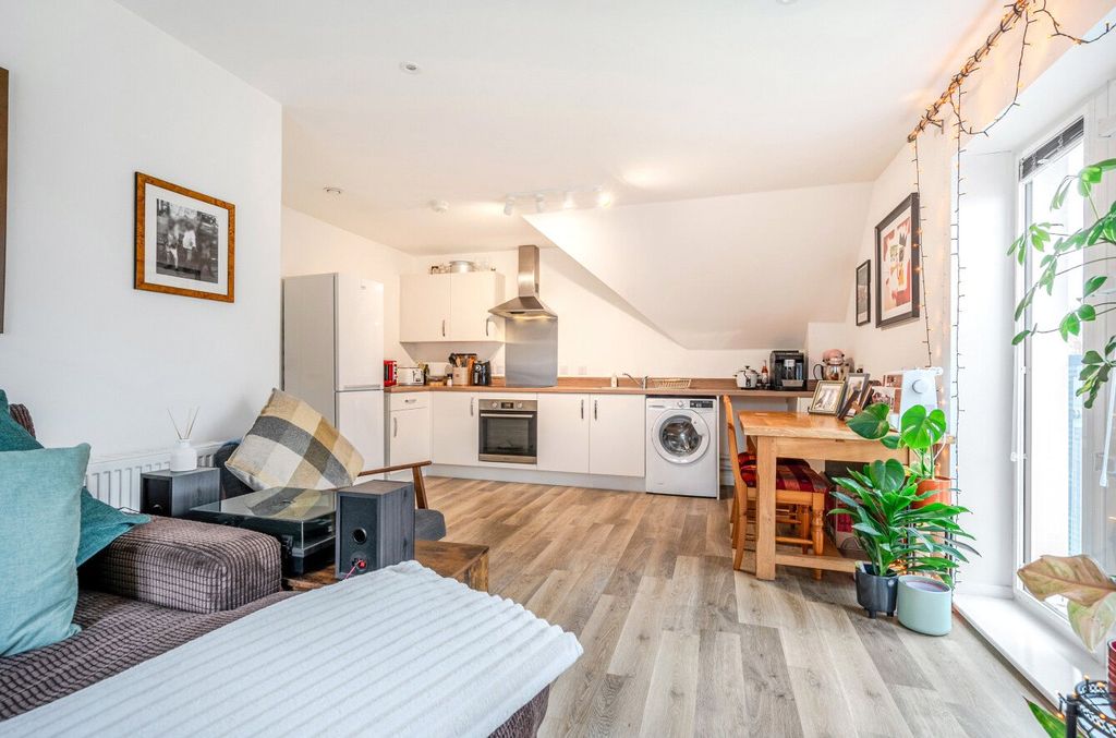 Property photo 1 of 13 1381446-14-691c5E...