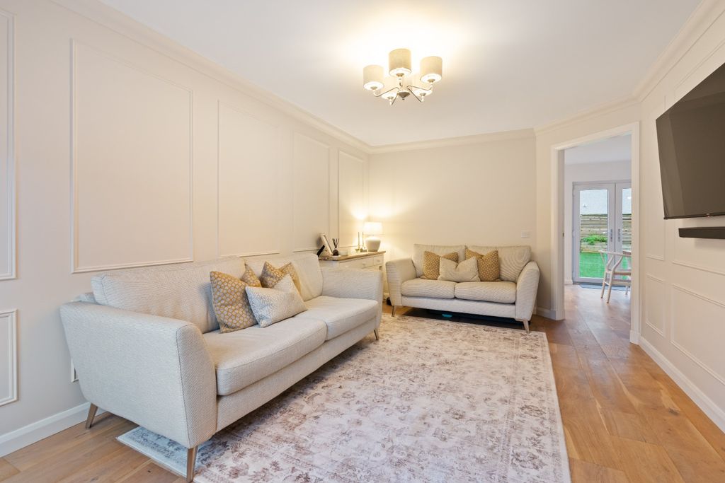 Property photo 3 of 27 5894103