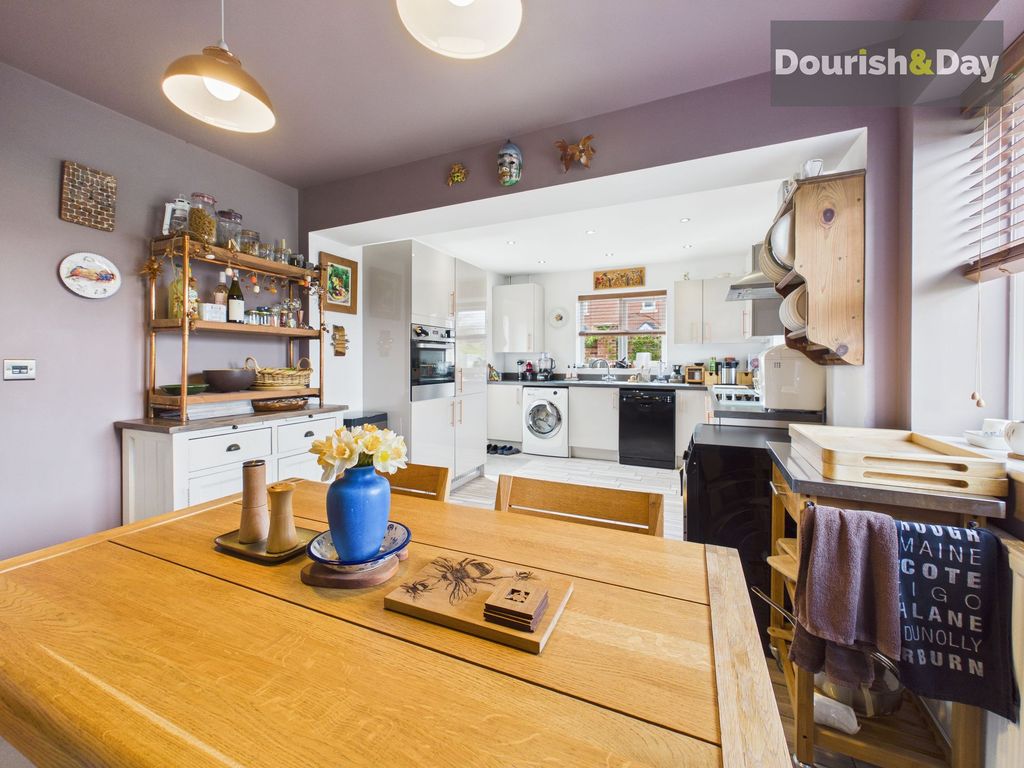 Property photo 3 of 29