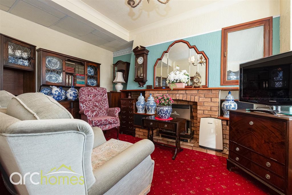 Property photo 2 of 18 Lambeth-8.Jpg