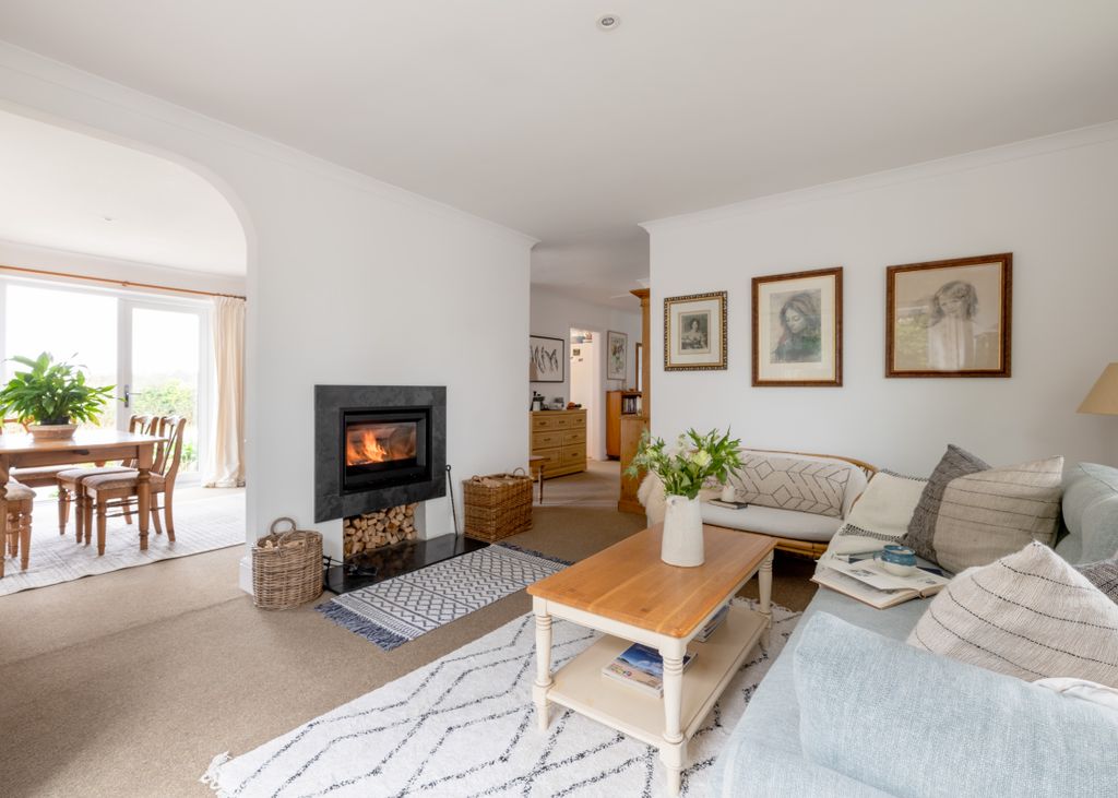 Property photo 2 of 18 6724c4Fc9E2ee_Trelawney Court 1-11