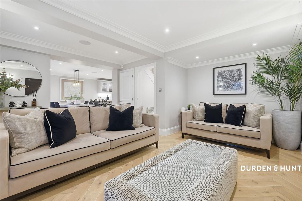 Property photo 2 of 34 The Moat