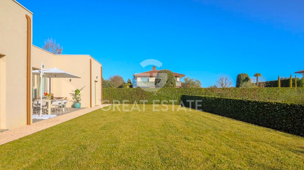 Property photo 3 of 32