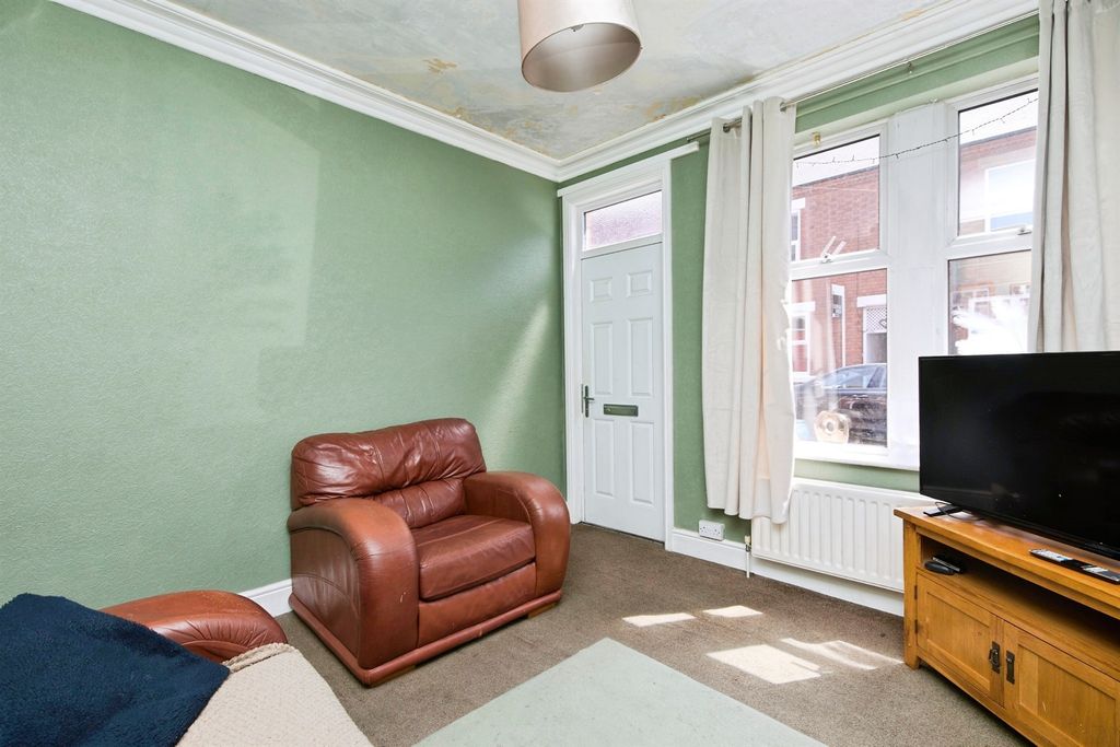 Property photo 2 of 17