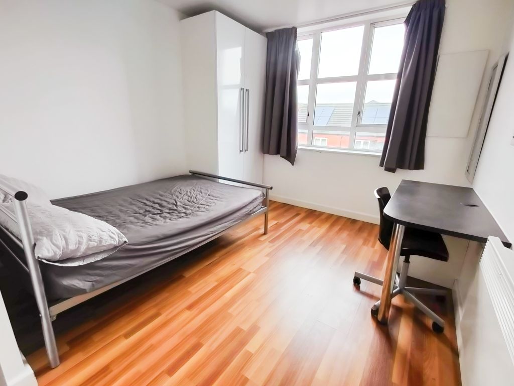 Property photo 3 of 5 Photo 04