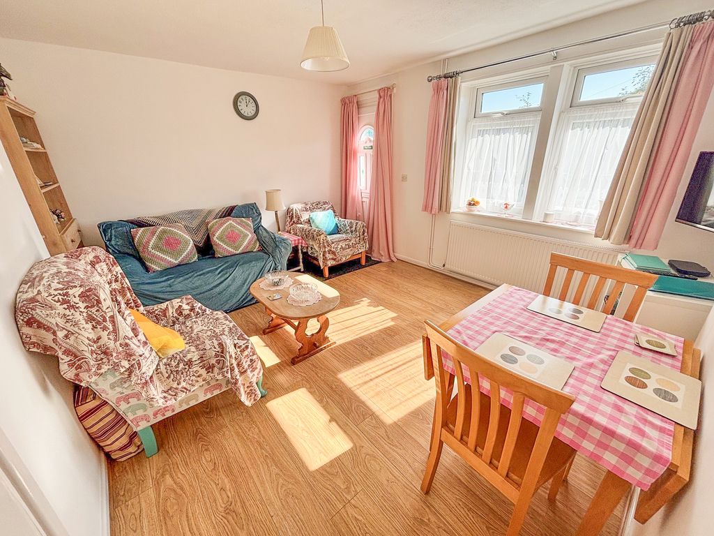 Property photo 2 of 13 Living/Dining Room