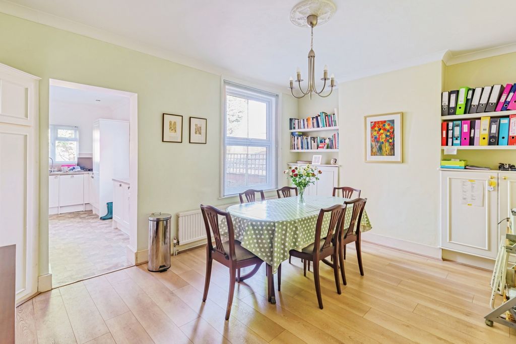 Property photo 3 of 20 Pbox-Img.Jpg