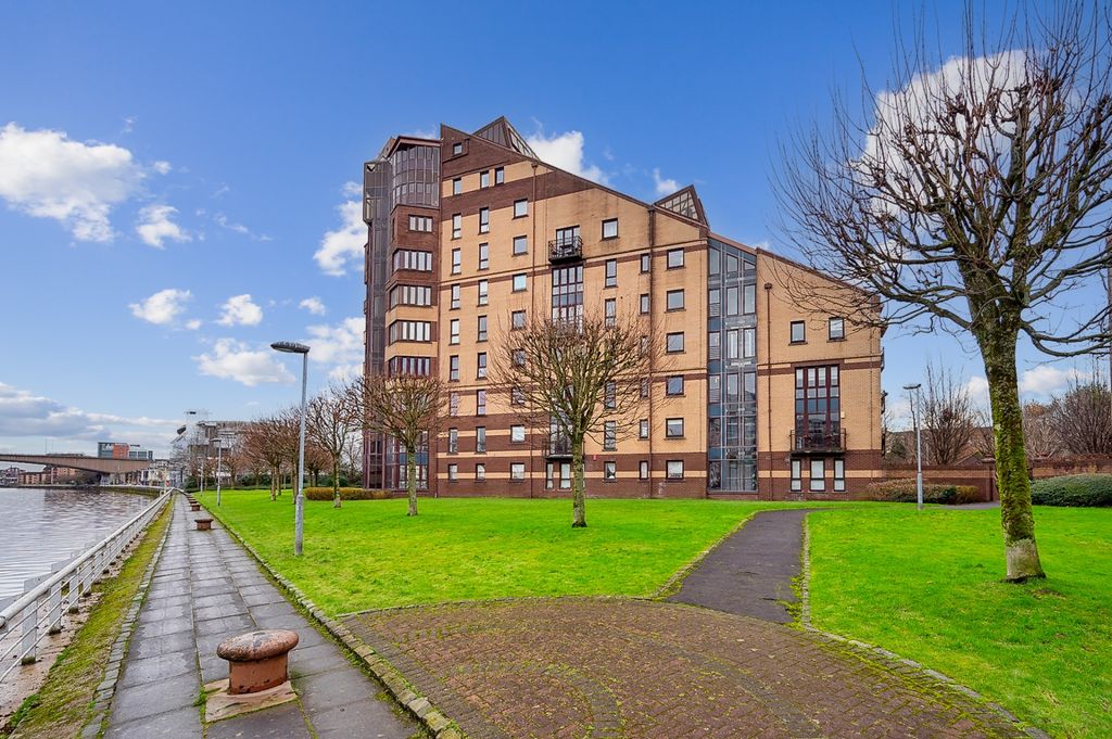 Property photo 1 of 17 1