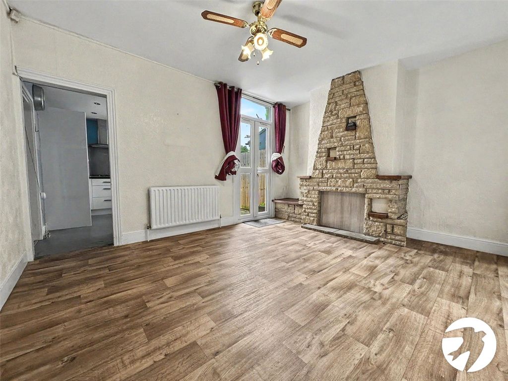 Property photo 3 of 12 Diner