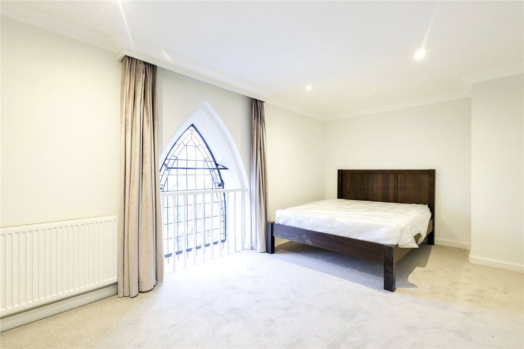 Property photo 3 of 19 Bedroom