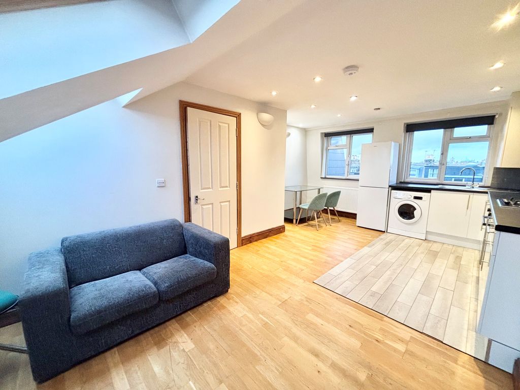 Property photo 3 of 6 Image