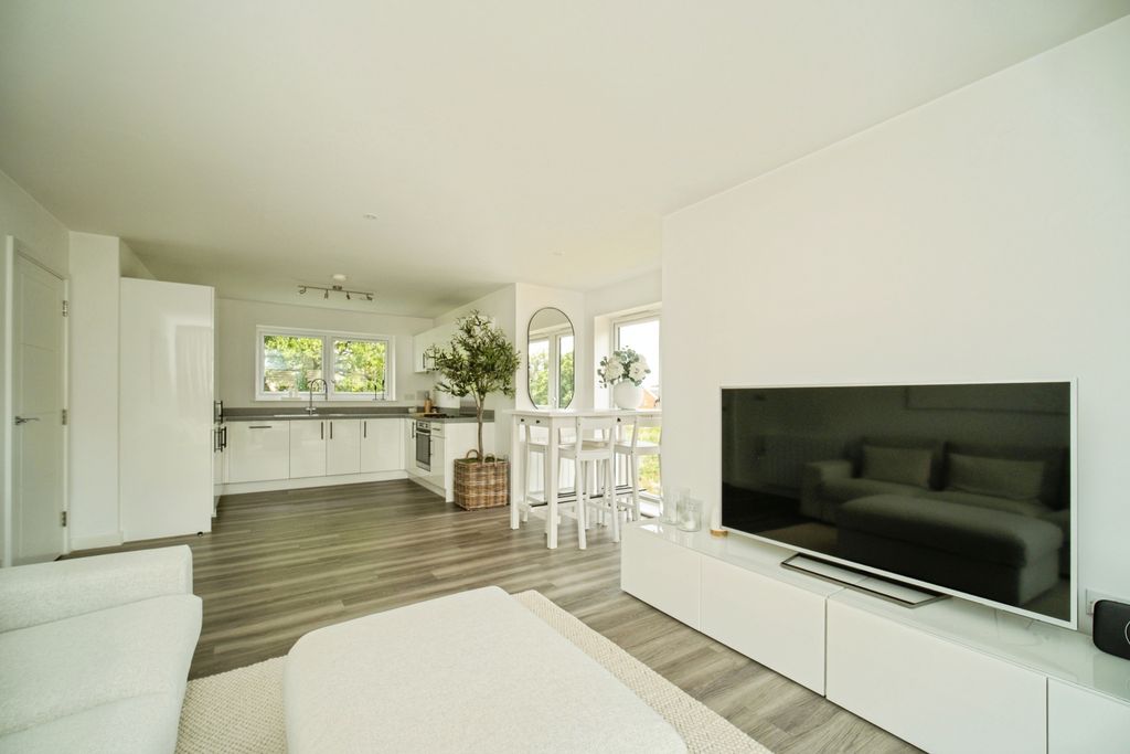 Property photo 2 of 20 Open Plan Living