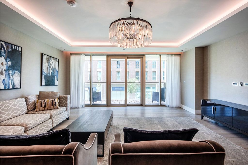 Property photo 2 of 15 Reception Room