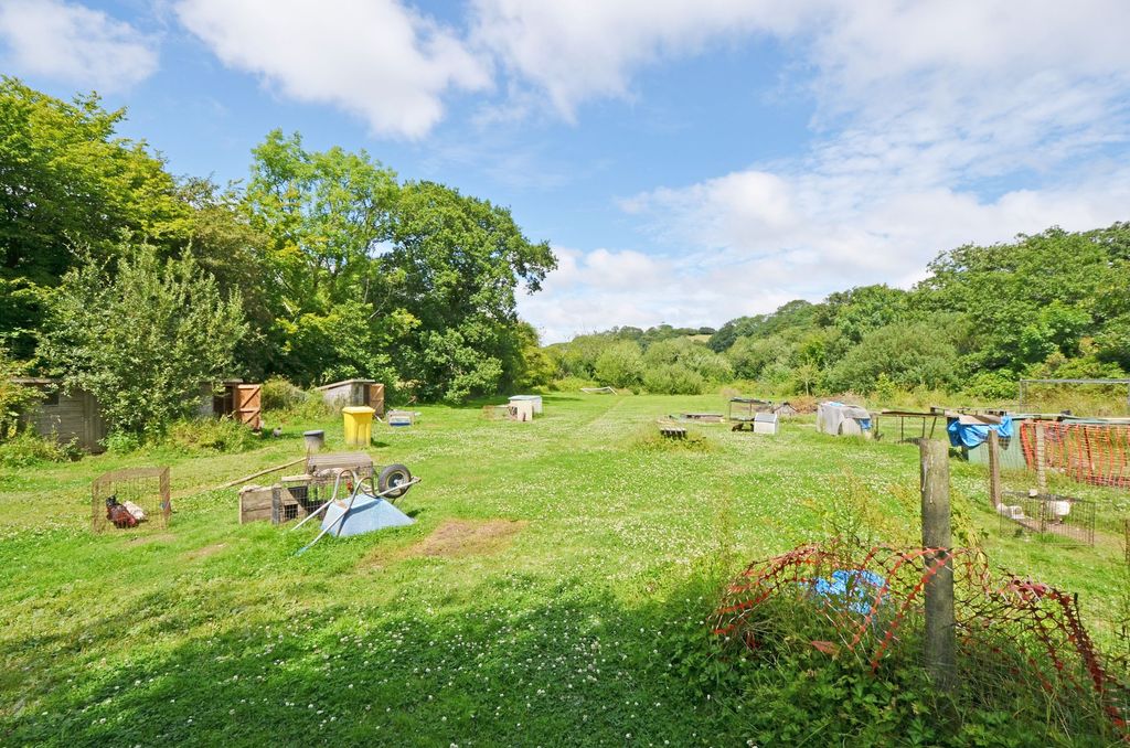 Property photo 3 of 35