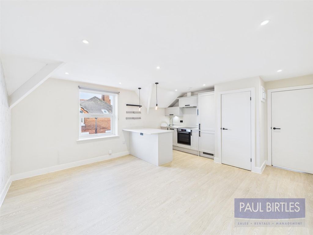 Property photo 1 of 20 Cam04378G0-Pr0248-Still004.Jpg