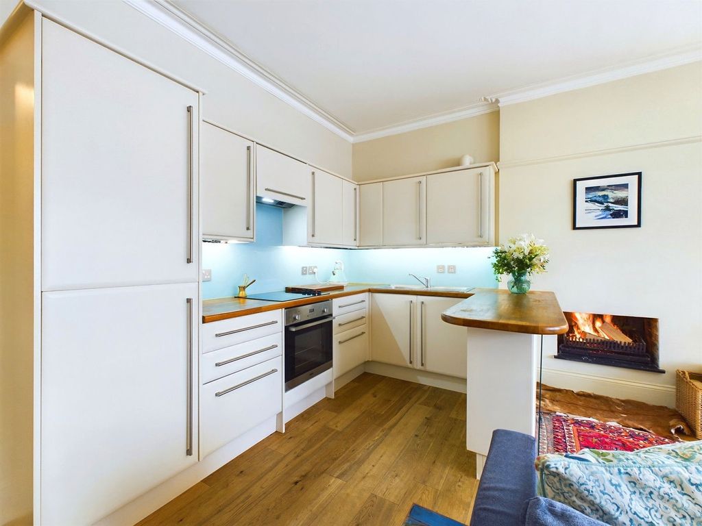 Property photo 3 of 13 Kitchen Pic 1