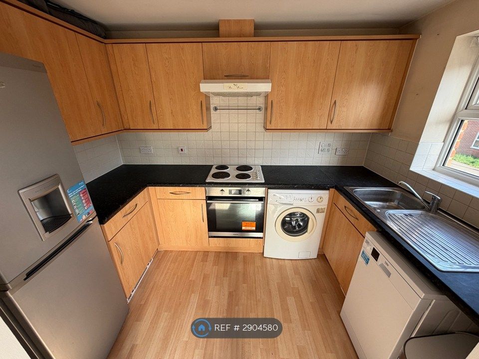 Property photo 2 of 11 Kitchen