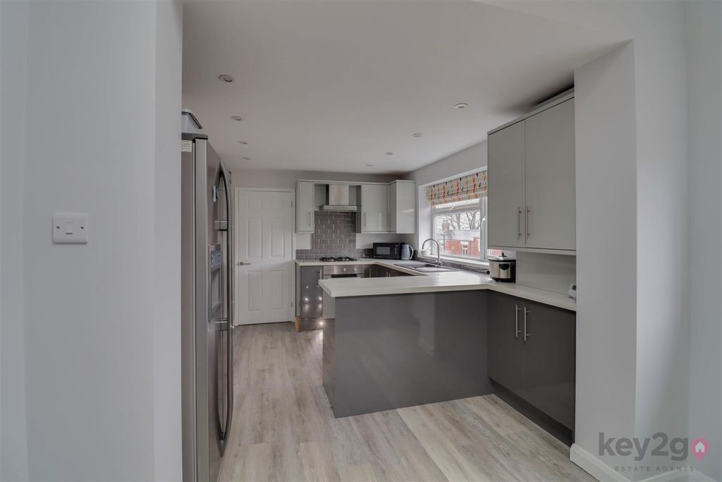 Property photo 2 of 18 Img_6377-Img_6379.Jpg