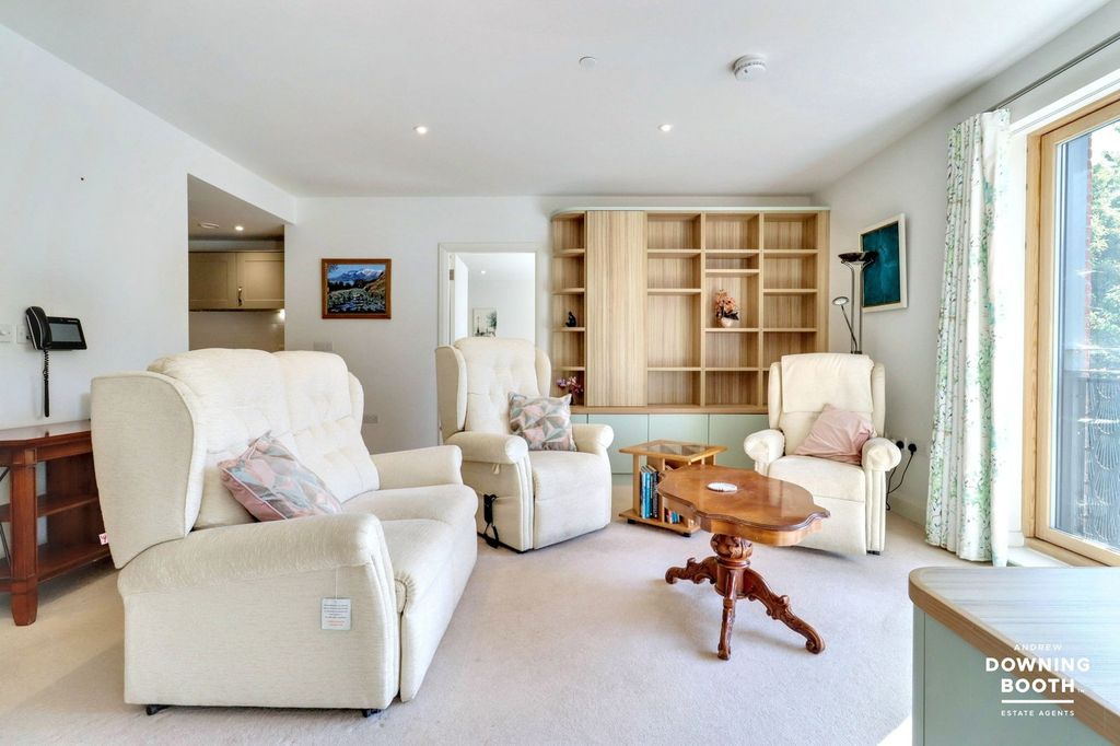 Property photo 3 of 24