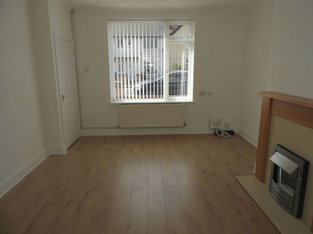 Property photo 2 of 11 Photograph 2
