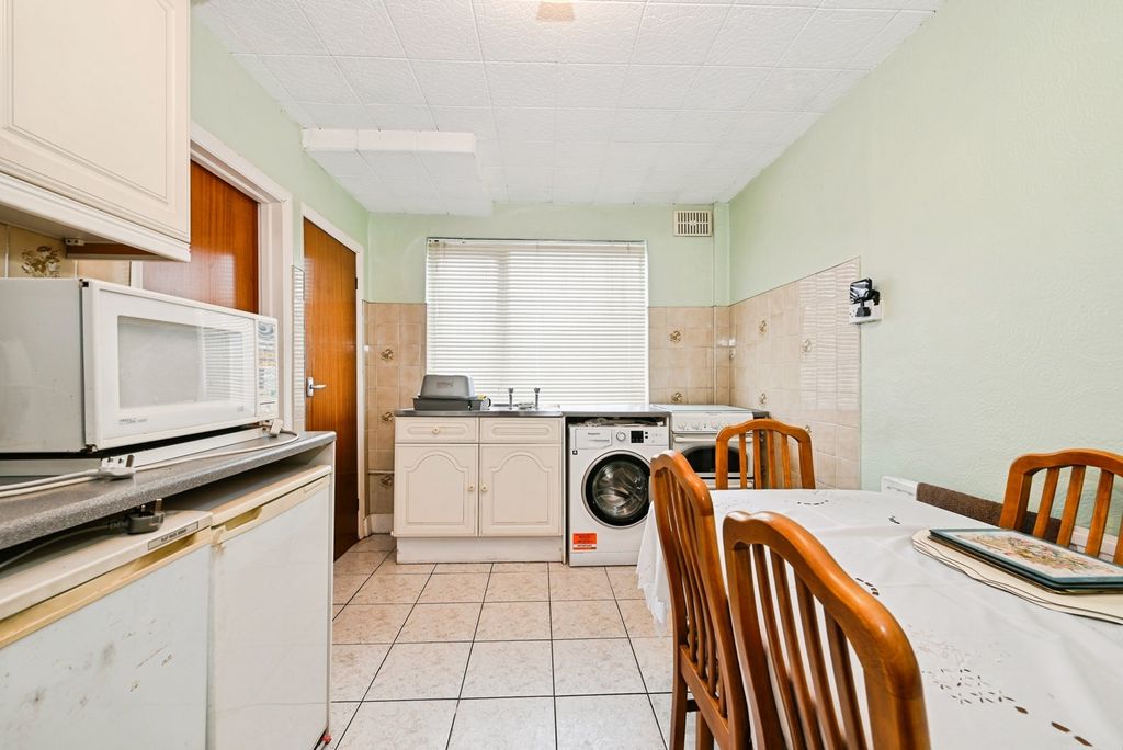 Property photo 3 of 14 Pbox-Img.Jpg
