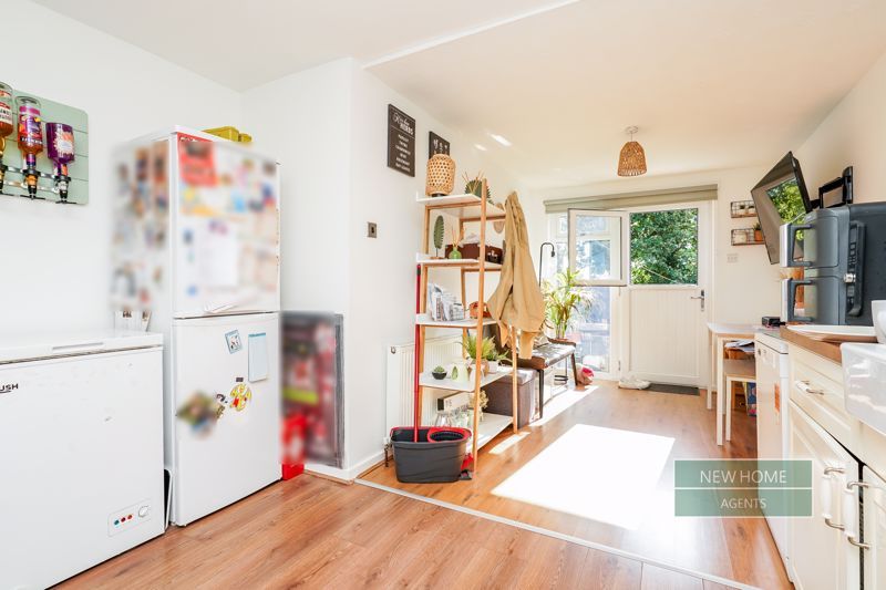 Property photo 3 of 18 Photo 9