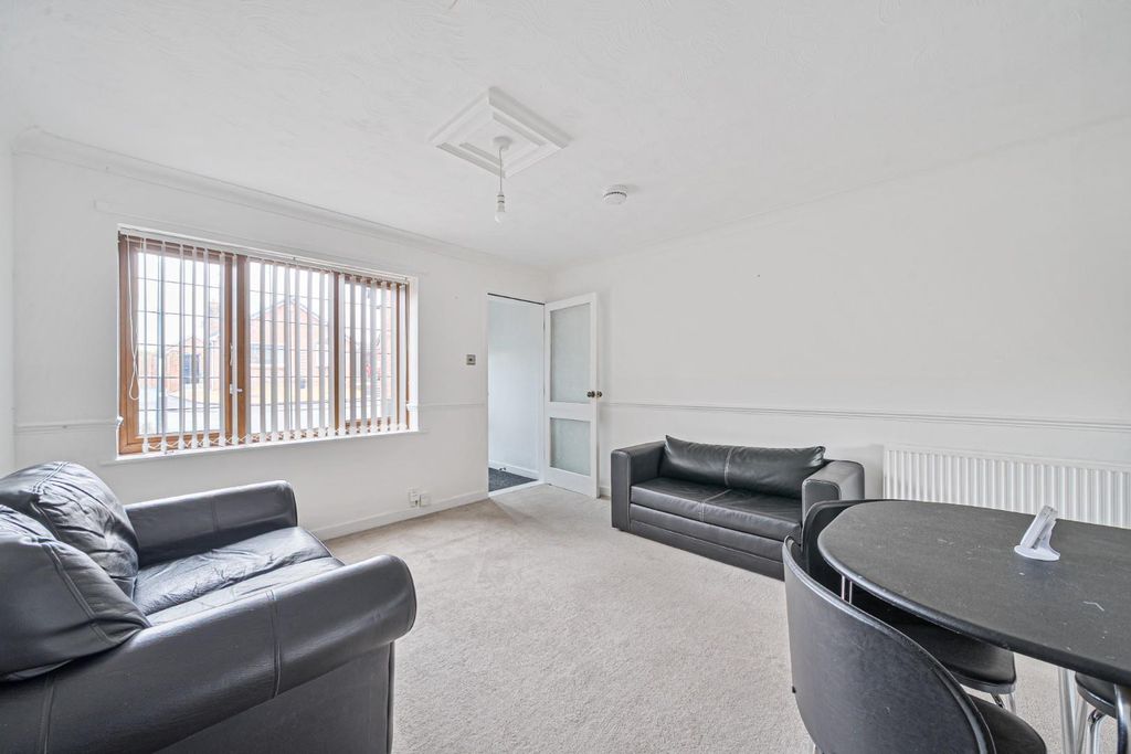 Property photo 3 of 13 Lounge 2.Jpg