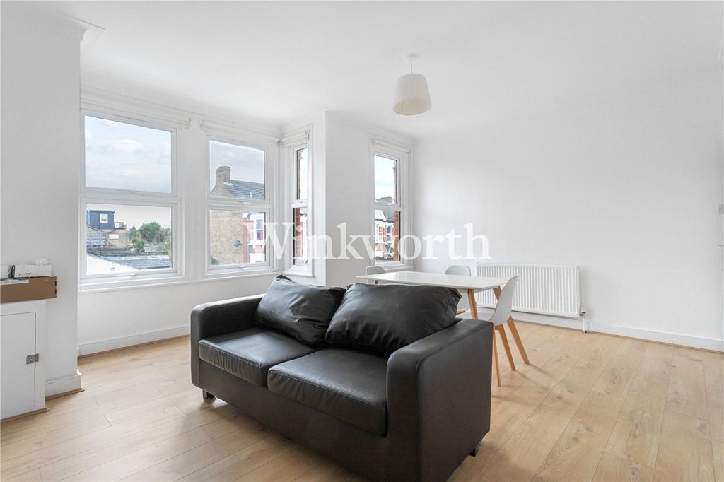 Property photo 3 of 17 Picture No. 32