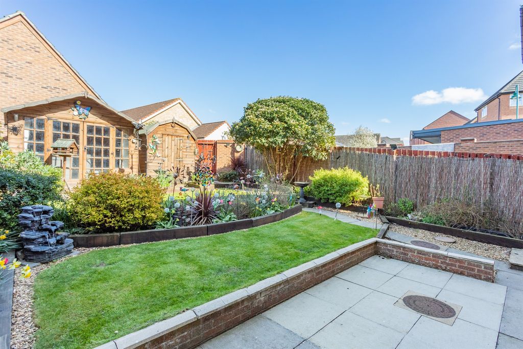 Property photo 2 of 16