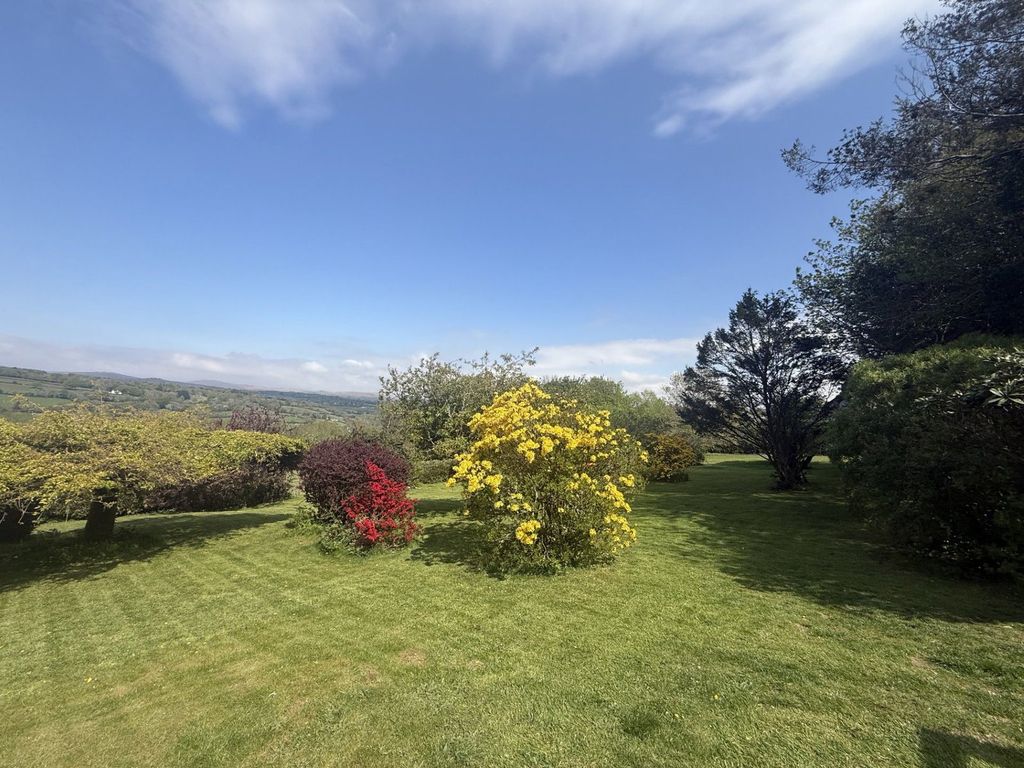 Property photo 2 of 49