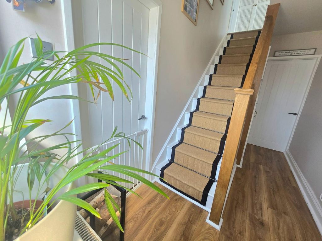 Property photo 2 of 15 Hallway