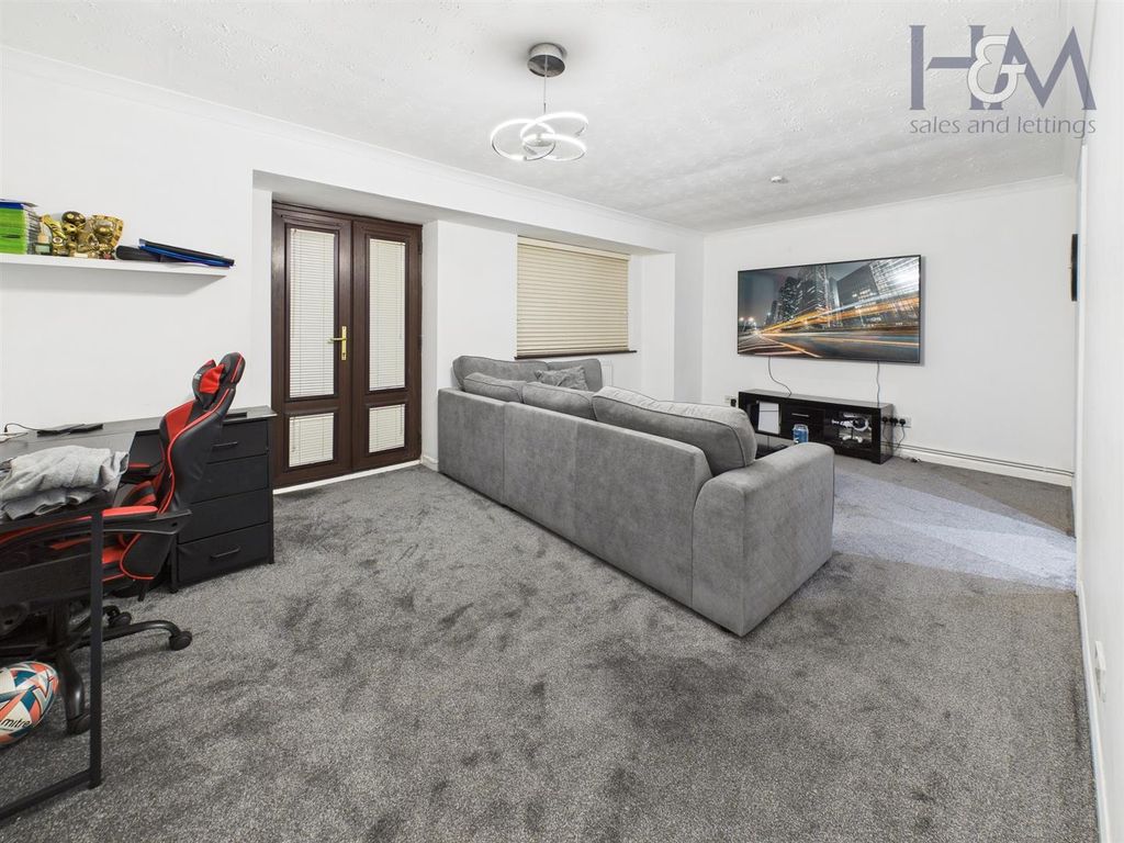 Property photo 2 of 8 Cam02804G0-Pr0392-Still003.Jpg