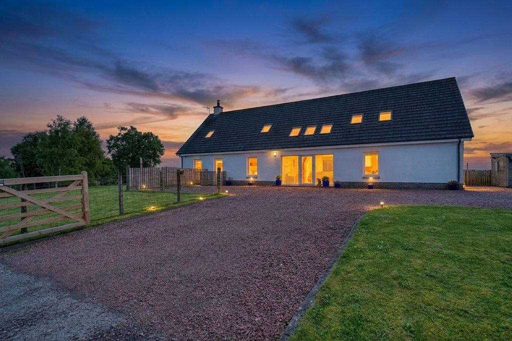 Property photo 1 of 60