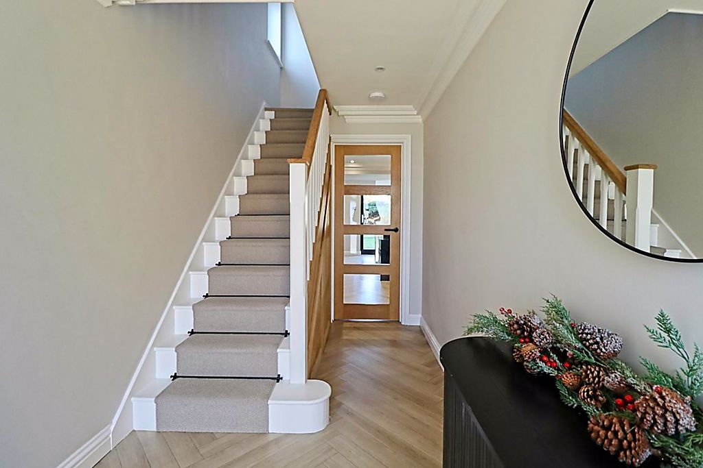 Property photo 2 of 23 Hallway